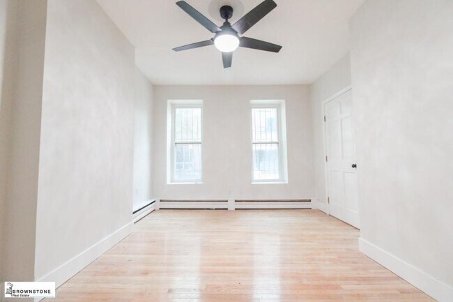 Building Photo - 3 bedroom in BROOKLYN NY 11231