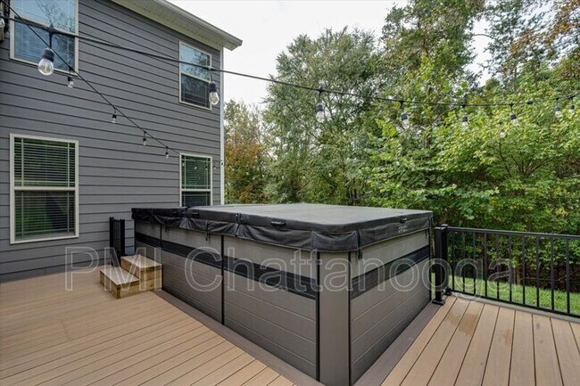 Building Photo - 8229 Pierpoint Dr