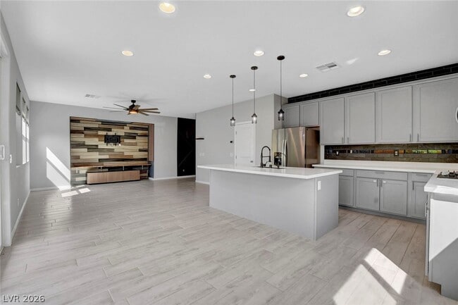 Building Photo - 8067 Tank Loop St