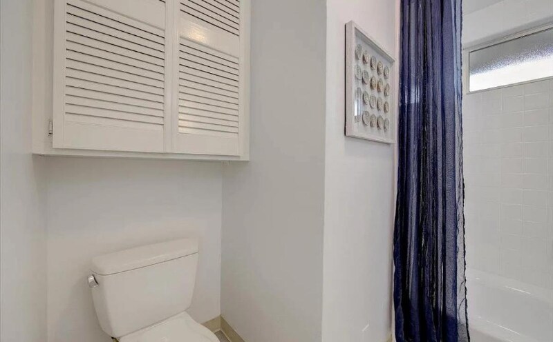 Building Photo - 2052 Colony St