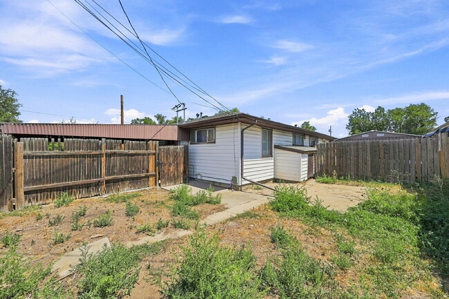 Building Photo - $1,495.95 - 2 Bed, 1 Bath Newly Renovated Duplex Unit!