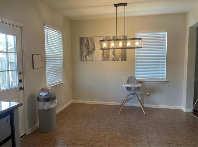 Building Photo - 21615 Falvel Sunset Ct