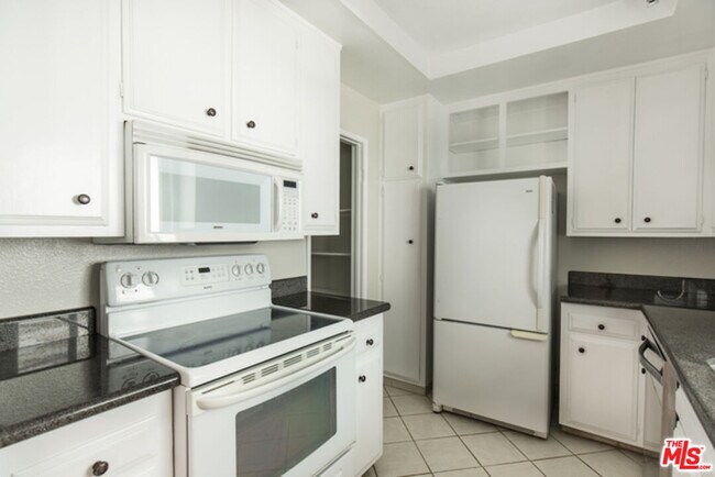 Building Photo - 2418 Graham Ave