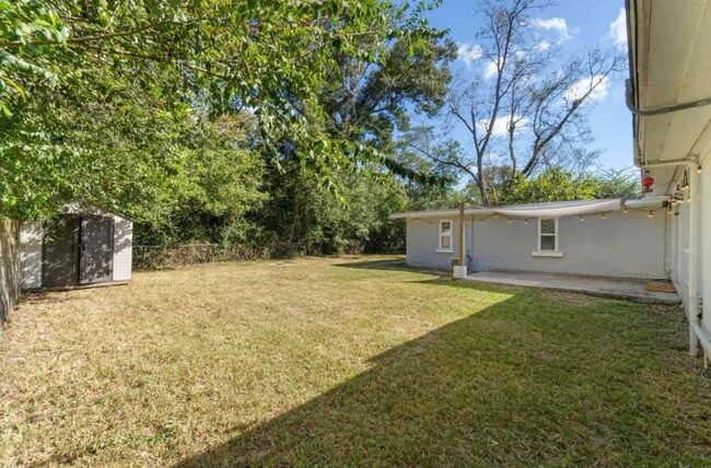 Building Photo - Charming 3-Bedroom Home in Pensacola!
