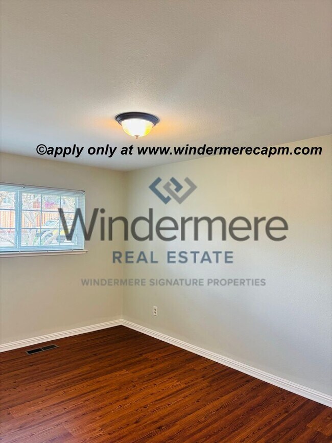 Building Photo - Beautiful 3-Bedroom Home in a Wonderful Fair Oaks Neighborhood!