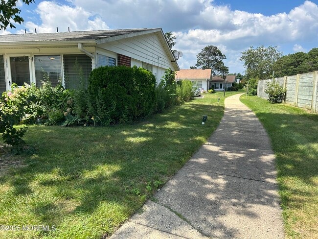 Building Photo - 1211D Shetland Dr