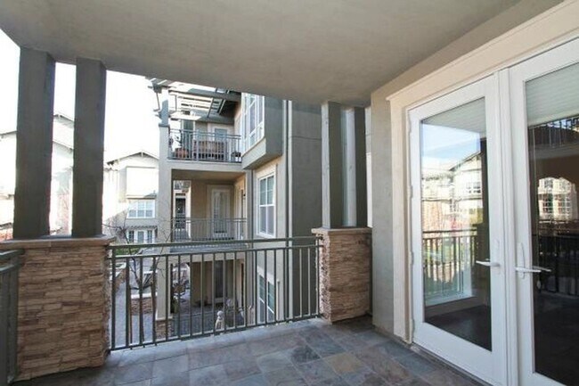 Building Photo - Condo in Willow Glen Place