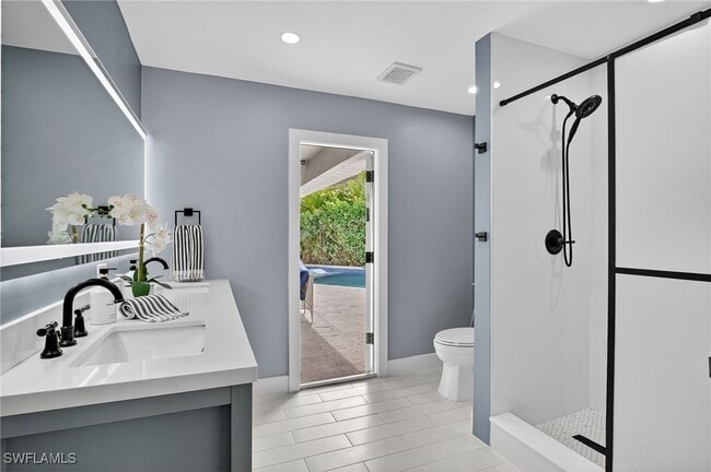 Building Photo - 5270 Berkeley Dr