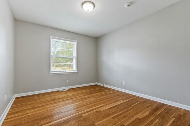 Building Photo - 4301 Richardson Dr NW