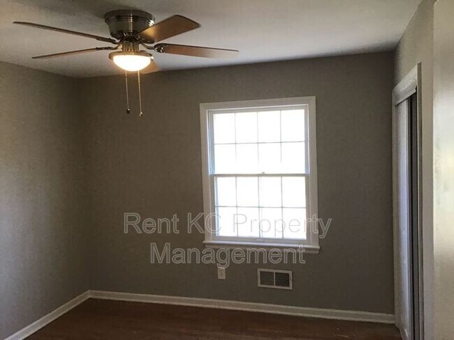 Building Photo - 4608 Ridgeway Ave