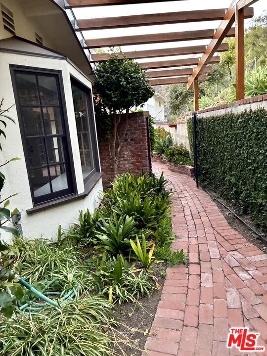 Building Photo - 5942 Paseo Cyn Dr