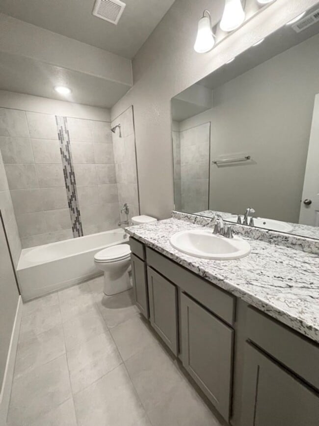 Building Photo - NEWER CONSTRUCTION 4 BEDROOM HOME LOCATED in the NOOK at Shilo Ranch