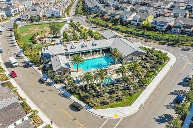 Building Photo - Beautiful 2 story home located in gated community of Wallis Ranch Dublin