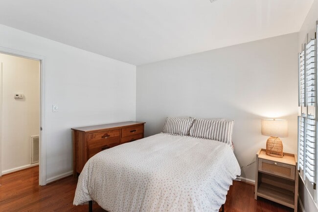 Building Photo - 2719 Selwyn Ave