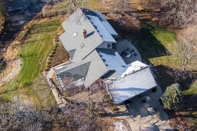 Building Photo - 15057 Whipple Rd