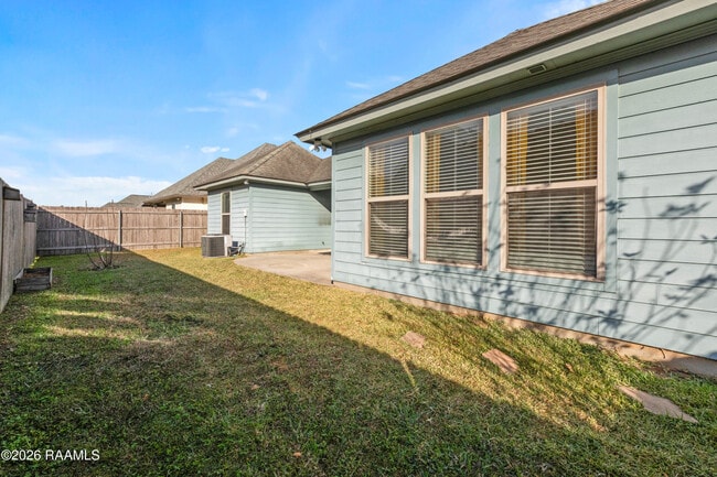 Building Photo - 110 Olivewood Dr
