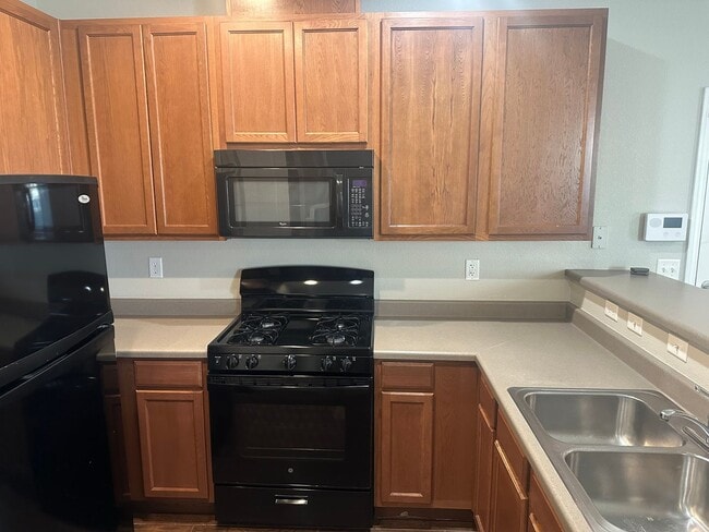 Building Photo - Henderson!!! Community: Cadence!! 4 Bedrooms!!! Bed & Full bath downstairs!! Loft/computer area u...