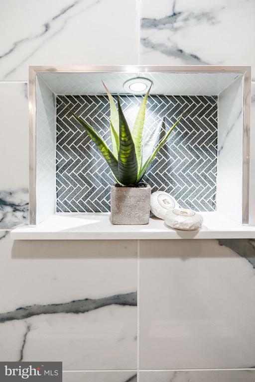 Building Photo - 444 Poplar St