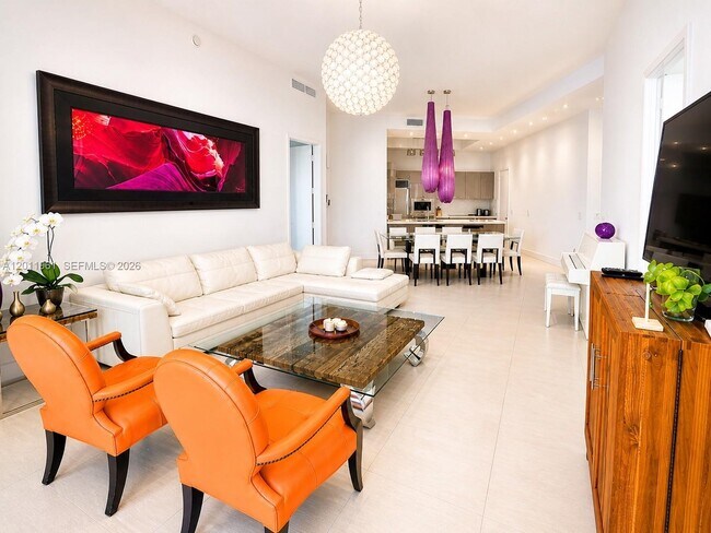 Building Photo - 15901 Collins Ave