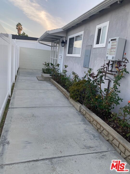 Building Photo - 6644 Atoll Ave