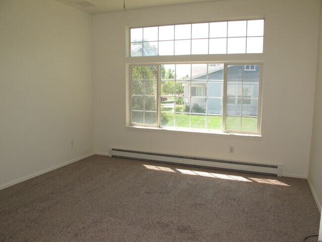 Building Photo - 2479 Wellington Ct