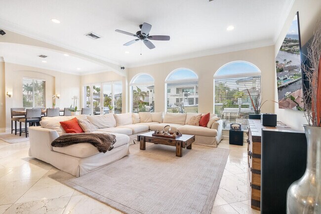 Building Photo - 961 Banyan Dr