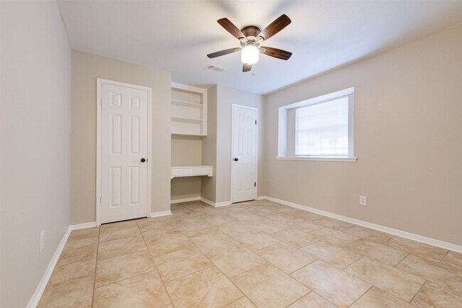 Building Photo - 8914 Stonehearth Ln