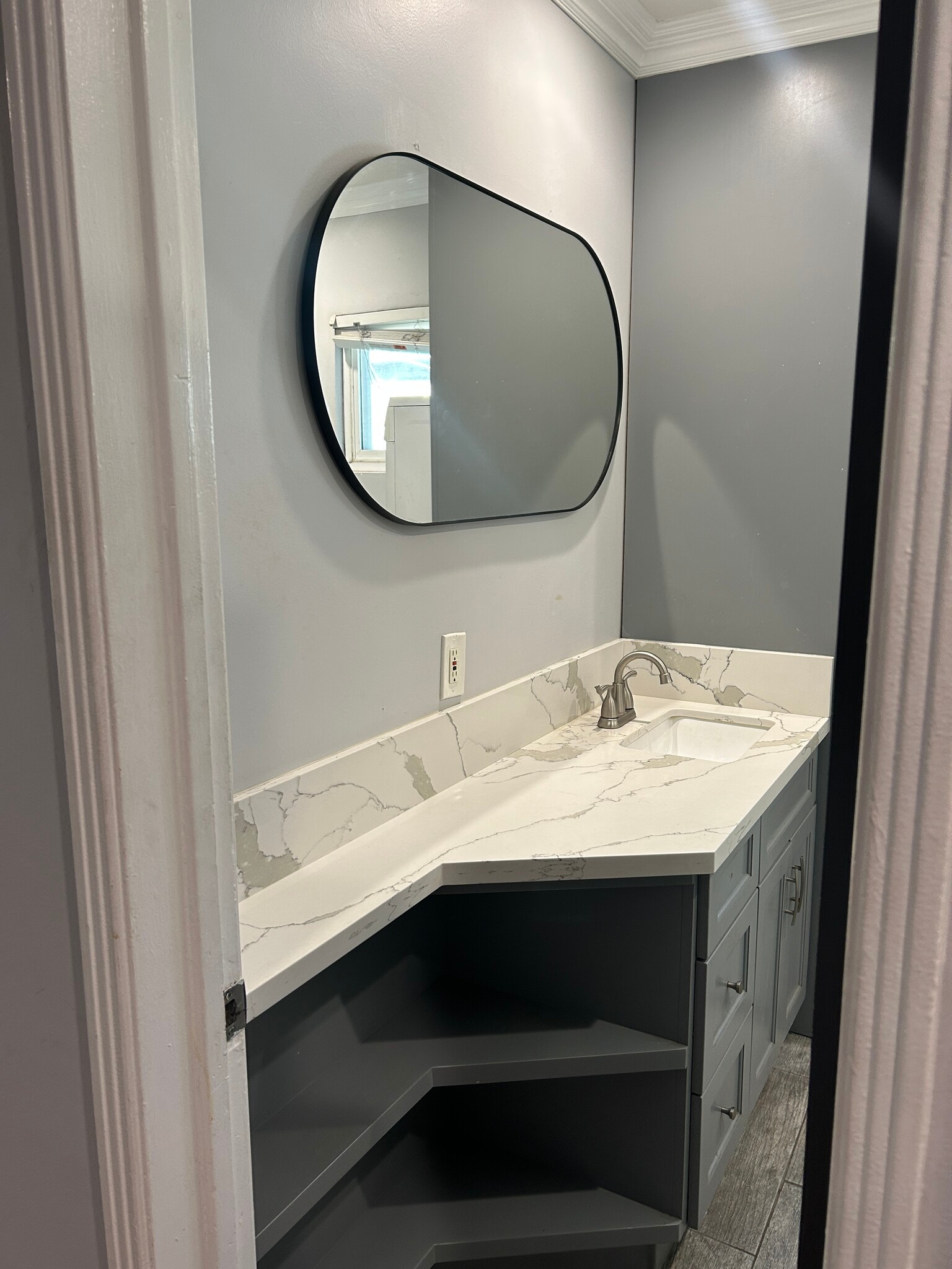 Building Photo - 14 N Alboni Pl