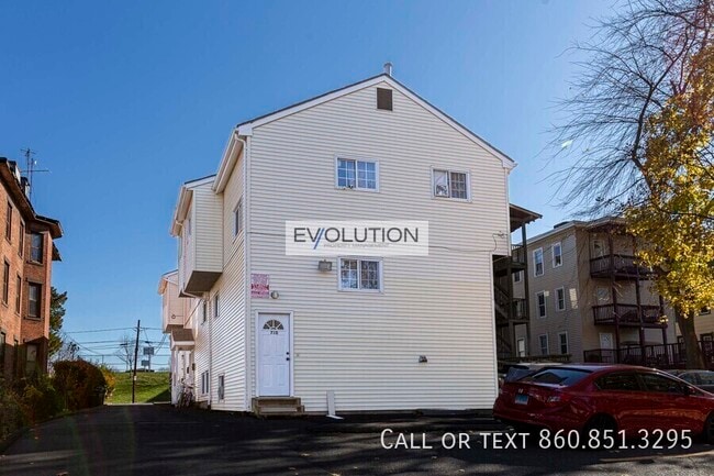 Building Photo - 71 Williams St