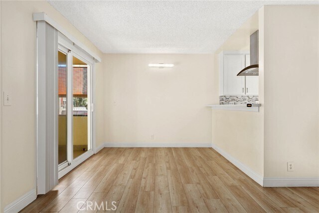 Building Photo - 5651 N Sumner Way