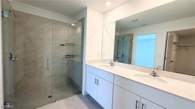 Building Photo - 4007 San Clemente Ct