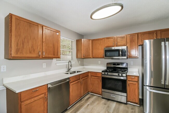 Building Photo - 2915 Russ Ln