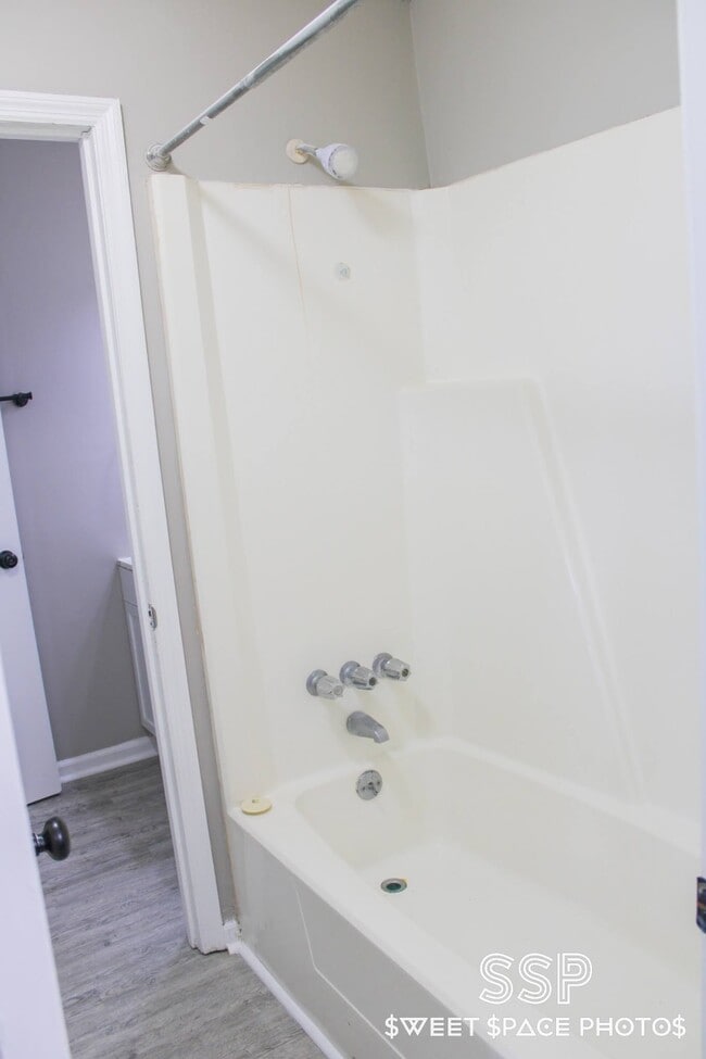 Primary Photo - Travis