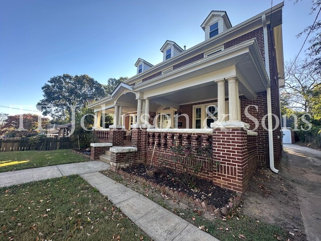 Building Photo - Charming Winston-Salem Home with Rocking C...