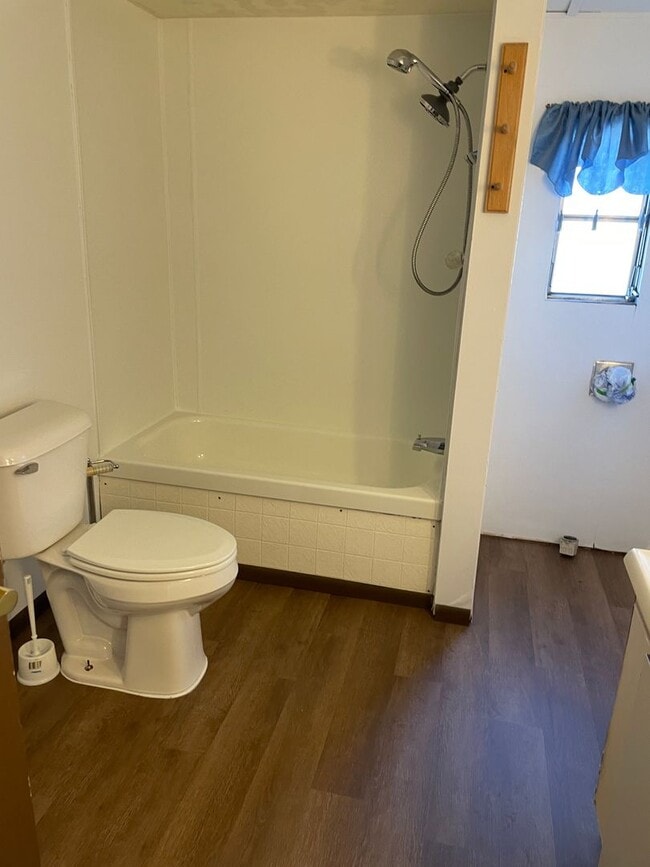 Building Photo - Comfortable 2+ Bedroom Mobile Home with Extra Storage and Enclosed Entries