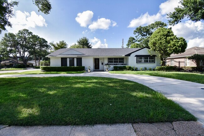 Building Photo - 5666 Overbrook Ln