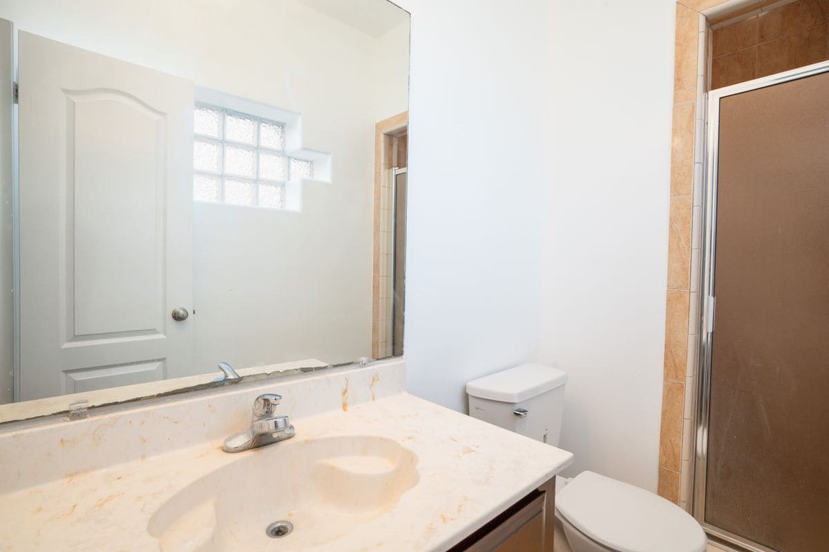 Building Photo - 604 Buena Vista Dr