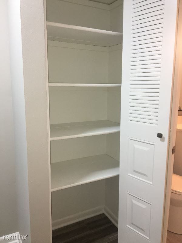 Building Photo - 1 br, 1 bath Condo - 10626 Weymouth St