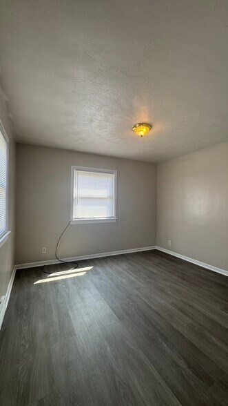 Building Photo - 112 Bigelow St