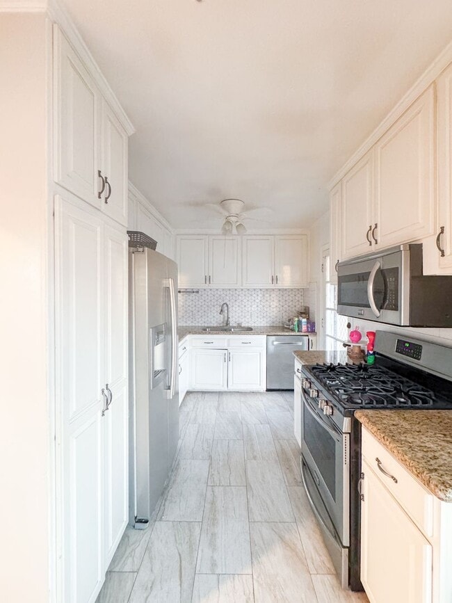 Building Photo - Cozy and Charming 2Bd 1Ba in lovely neighborhood of Torrance