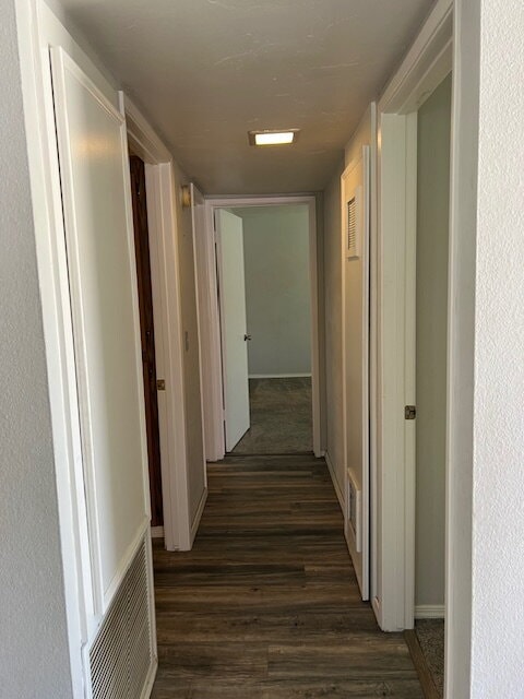 Building Photo - Great area near Central Santee