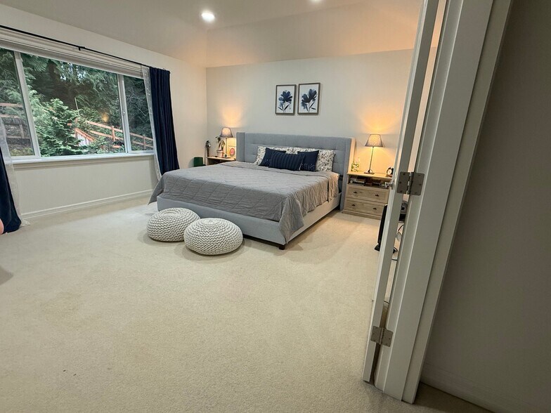 Building Photo - 26025 SE 23rd Pl