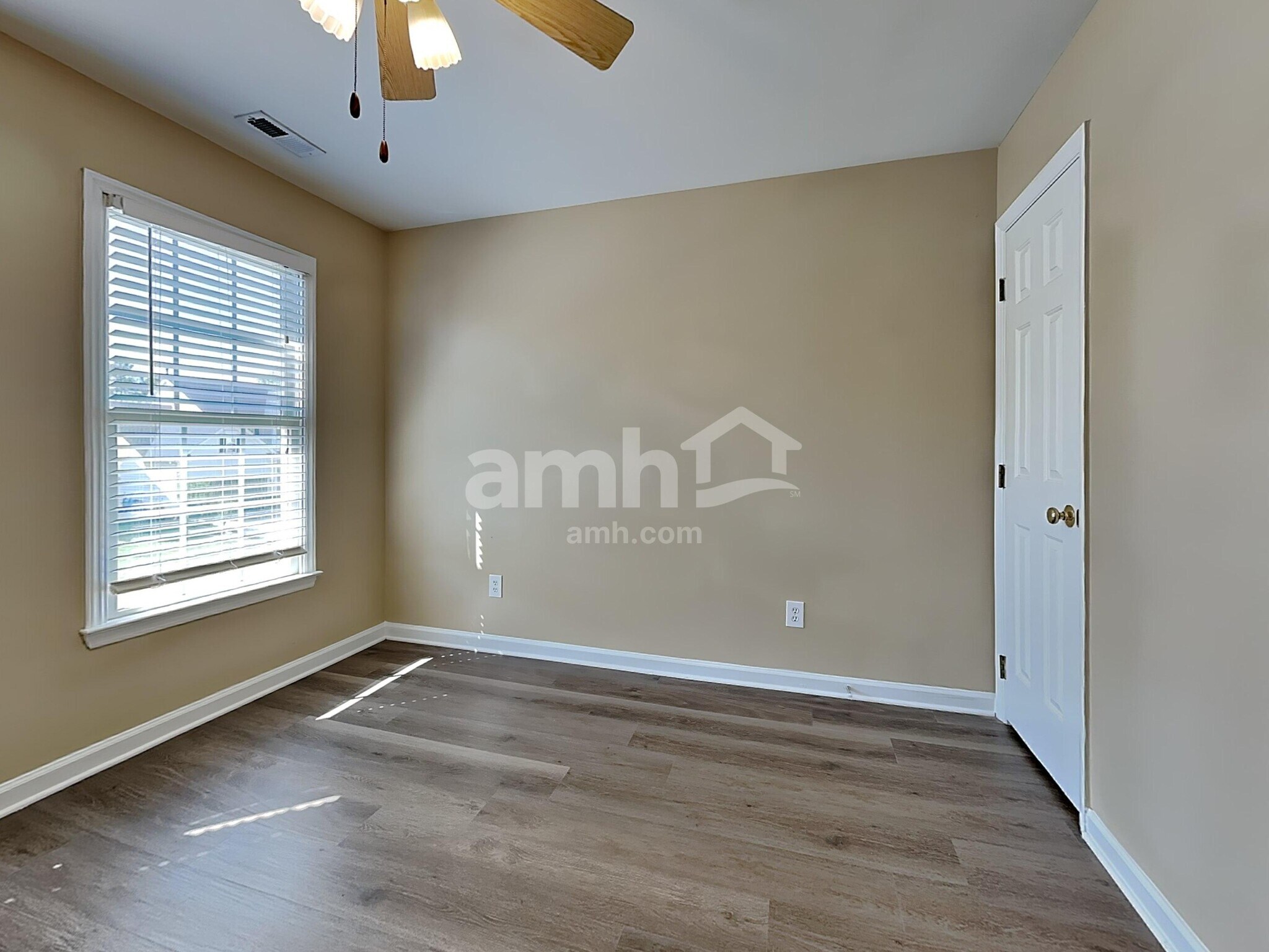 Building Photo - 5705 Beargrass Ln