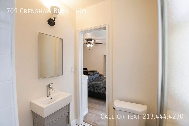 Building Photo - 709 Crenshaw Blvd