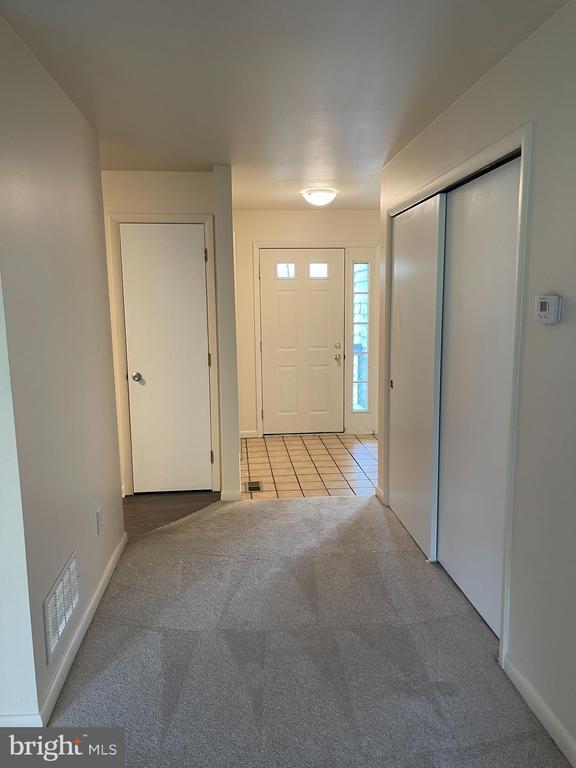Building Photo - 105 Foxfire Dr