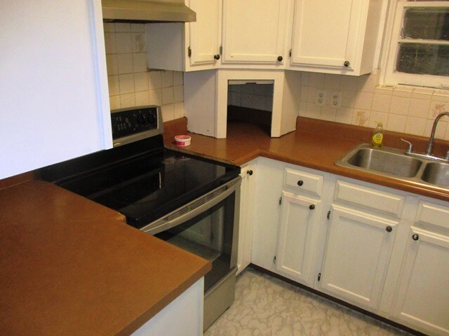 Building Photo - 502 E Willow St