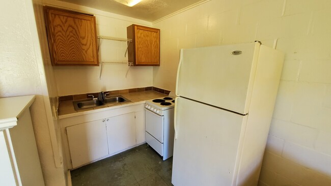 Building Photo - 1002 Daniel Street - Unit 5