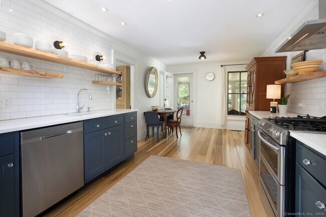 Building Photo - 16 Under Mountain Rd