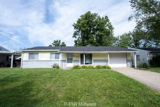 Building Photo - "Charming 4-Bedroom Retreat with Spacious Living in Indianapolis!"