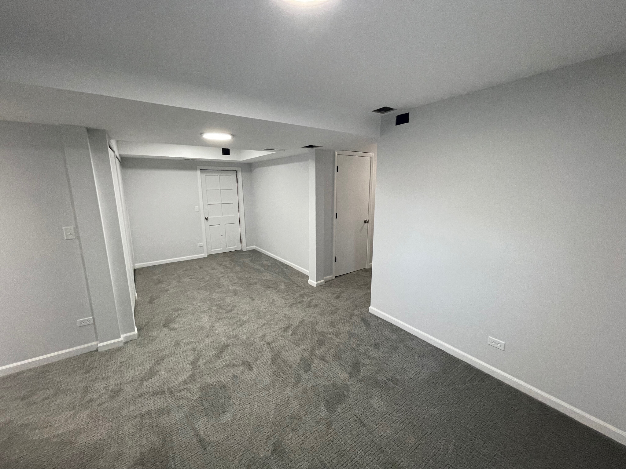 Family Room - 4737 N Maplewood Ave